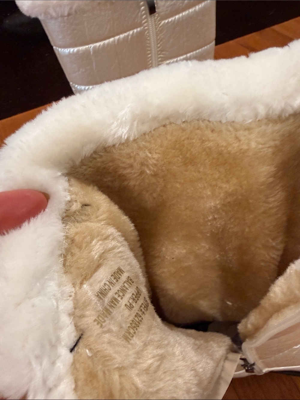 Women's White Faux-Fur Trim Winter Boots - Picture 5 of 6